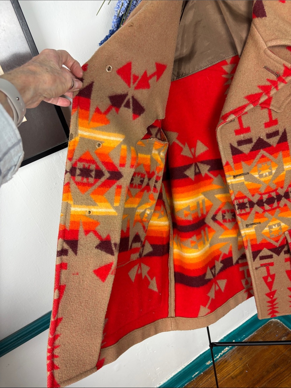 Chief Joseph vintage Pendleton Tan Wool blanket coat  with Red & Orange - Picture 6 of 10